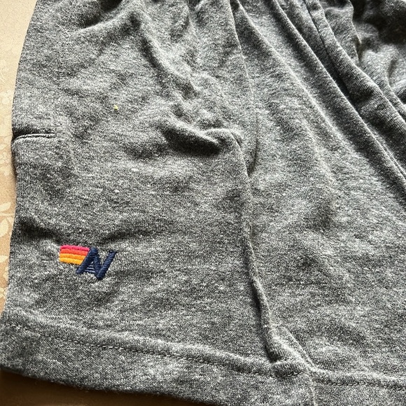 LOGO STRIPE WOMEN'S SHORTS - HEATHER GREY. Sz. L - Picture 9 of 10